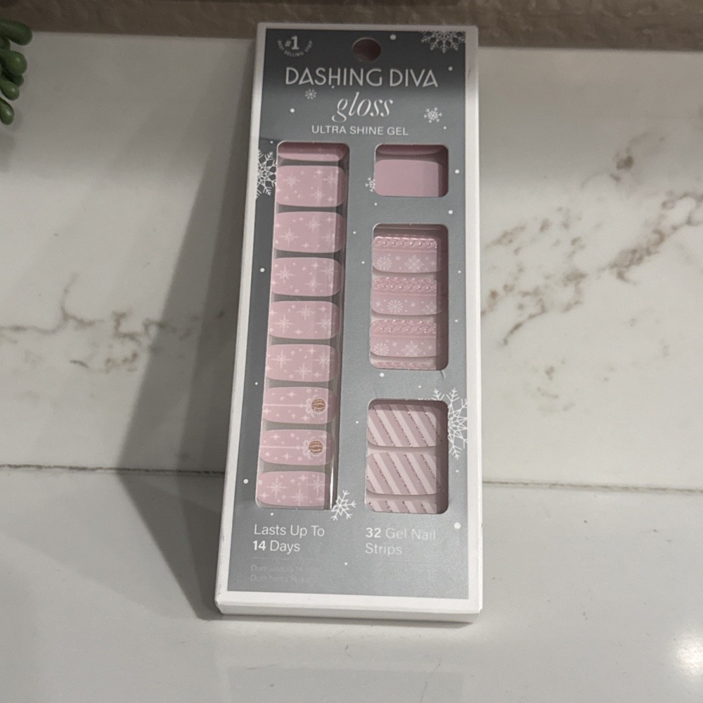 Dashing Diva - Gloss Ultra Shine Gel Palette - 32 Nail Strips - Ornamental Dream